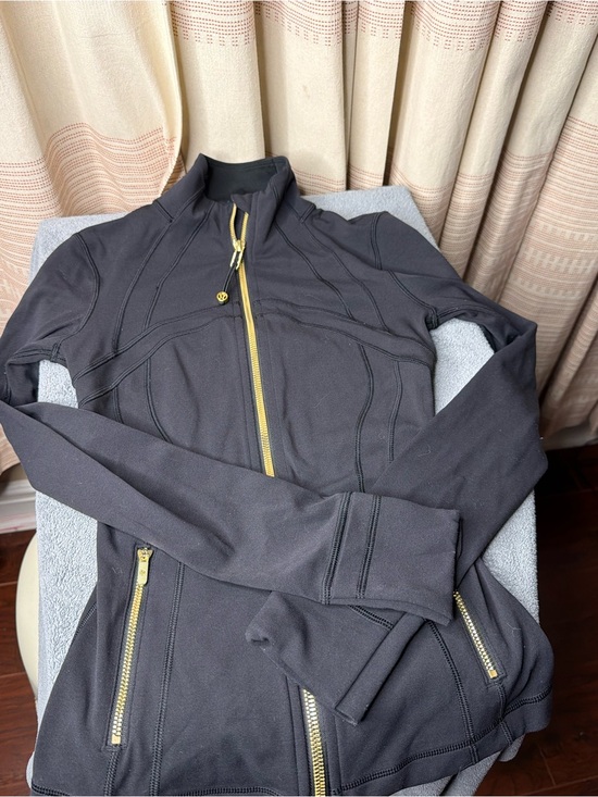 lululemon athletica Jackets & Blazers - lululemon athletica SZ 0 Black Define Jacket with Gold Zippers